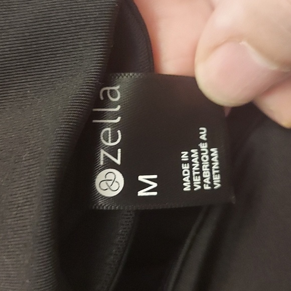 ZELLA Black Cropped Leggings with Perforated Hem and Pockets - Picture 12 of 13